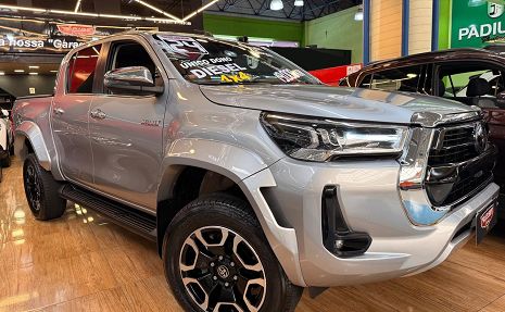 HILUX 2.8 SRX PLUS AUTOMÁTICO SÓ 19 MIL KM   Prata - 2024 Km baixa!