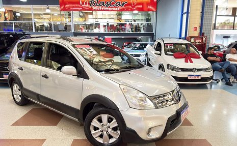 LIVINA 1.6 SL X-GEAR AUTOMATICA TOP DE LINHA Prata - 2013 Novíssimo!